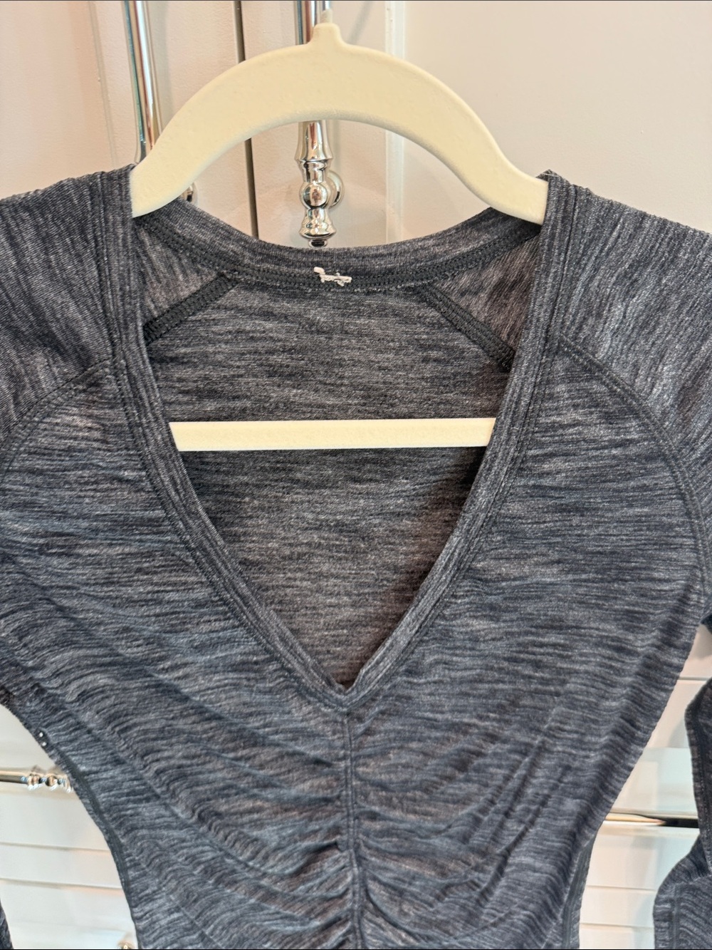 Lululemon top - Picture 2 of 4